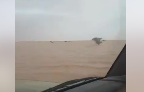 You are currently viewing Πλημμύρισε η έρημος του Ομάν από τον κυκλώνα Hika (Βίντεο)