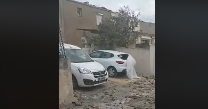 You are currently viewing Μεγάλες καταστροφές από ανεμοστρόβιλο στη νότια Γαλλία (βίντεο)