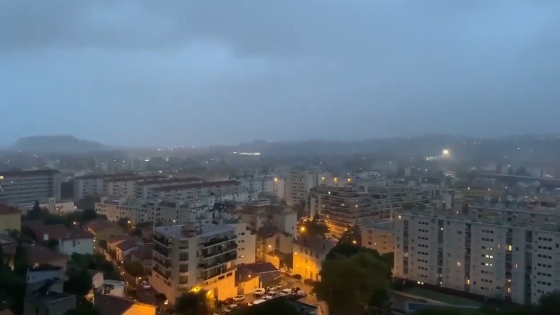 You are currently viewing Γαλλία: Ήχησαν οι σειρήνες στη Νίκαια για τα επικίνδυνα καιρικά φαινόμενα (βίντεο)