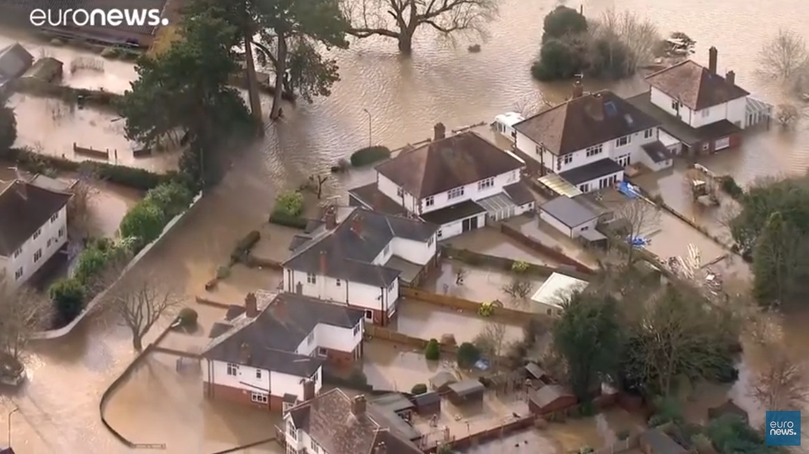 You are currently viewing Μ.Βρετανία: Πόλεις και χωριά έχουν βυθιστεί στη λάσπη