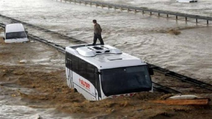 Read more about the article Νεκροί και αγνοούμενοι από «πρωτοφανείς» πλημμύρες στη βόρεια Τουρκία