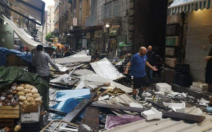 You are currently viewing Ιταλία: Καταστροφές από τις σφοδρές καταιγίδες στη Νάπολη