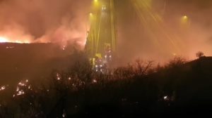 Read more about the article Πάτρα: Κλειστή η Ε.Ο. Πατρών – Πύργου στην περιμετρική λόγω δασικής πυρκαγιάς (βίντεο)