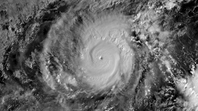 You are currently viewing Απομάκρυνση χιλιάδων κατοίκων στις Φιλιππίνες ― πλησιάζει ο ισχυρότερος τυφώνας