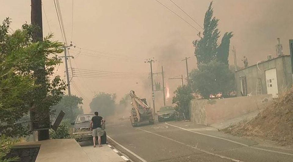 You are currently viewing Μεγάλη πυρκαγιά στην Κύπρο: Δύο αεροσκάφη σε βοήθεια στέλνει η Ελλάδα