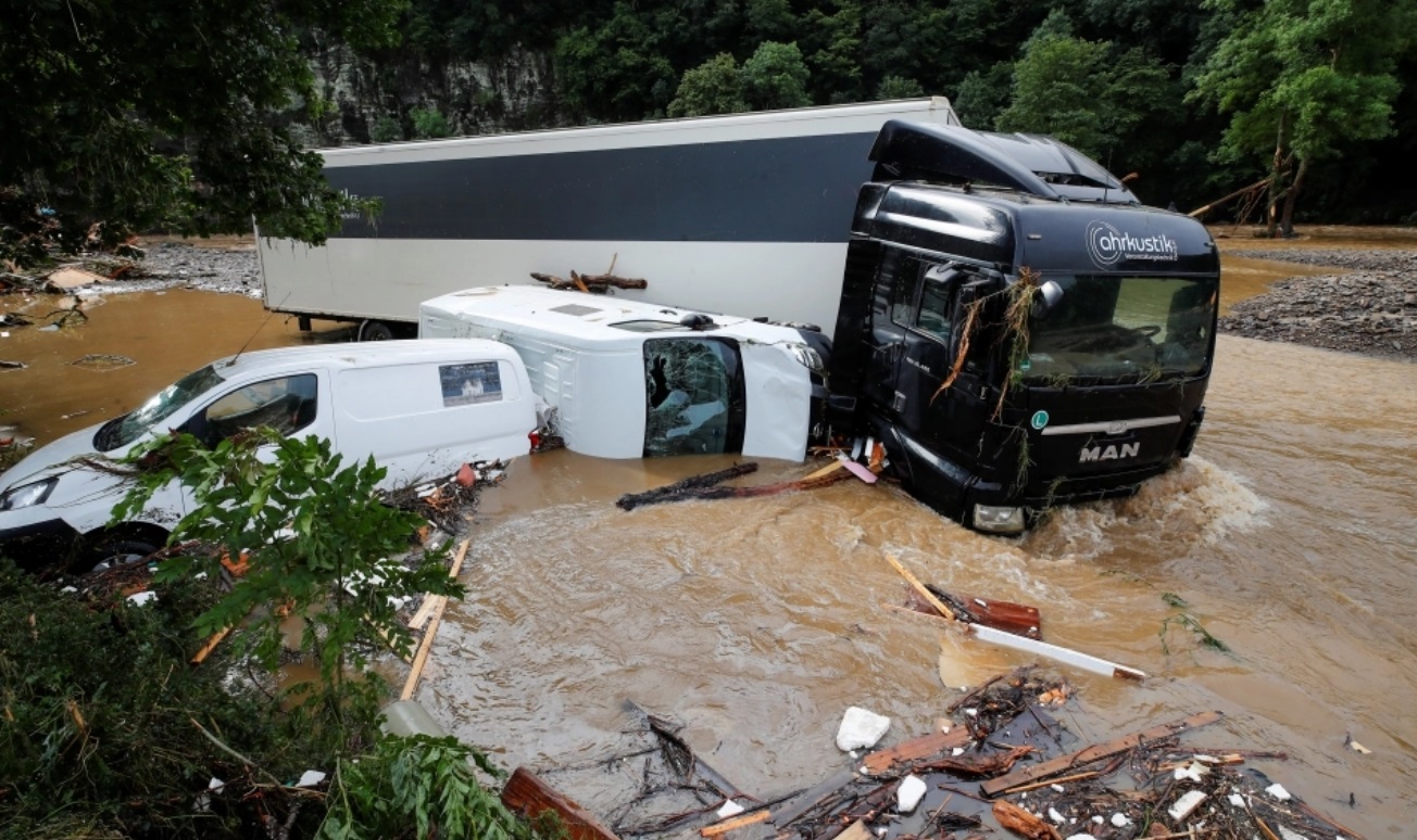 You are currently viewing Πλημμύρες στη Γερμανία: Ανεβαίνει διαρκώς ο αριθμός των θυμάτων – Δεκάδες αγνοούμενοι